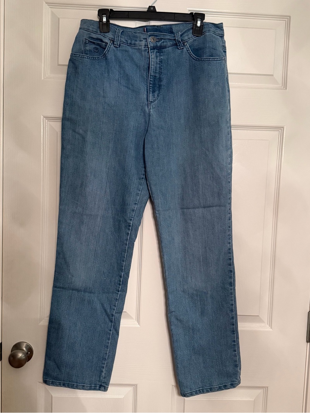 Source Unknown Women's Straight-Leg Jeans in Medium Blue